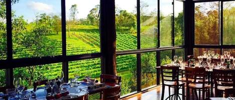 House, 4 Bedrooms, Private Pool | Dining