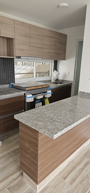 Microwave, oven, stovetop - Sittia Torre 35 Departamento 2 Recamaras Vista al lago (Cuautitlán Izcalli)