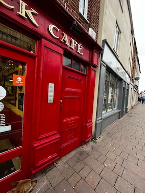 Exterior detail - Exclusive 1-bedroom apartment with AC, in lovely Oxford (Oxford)