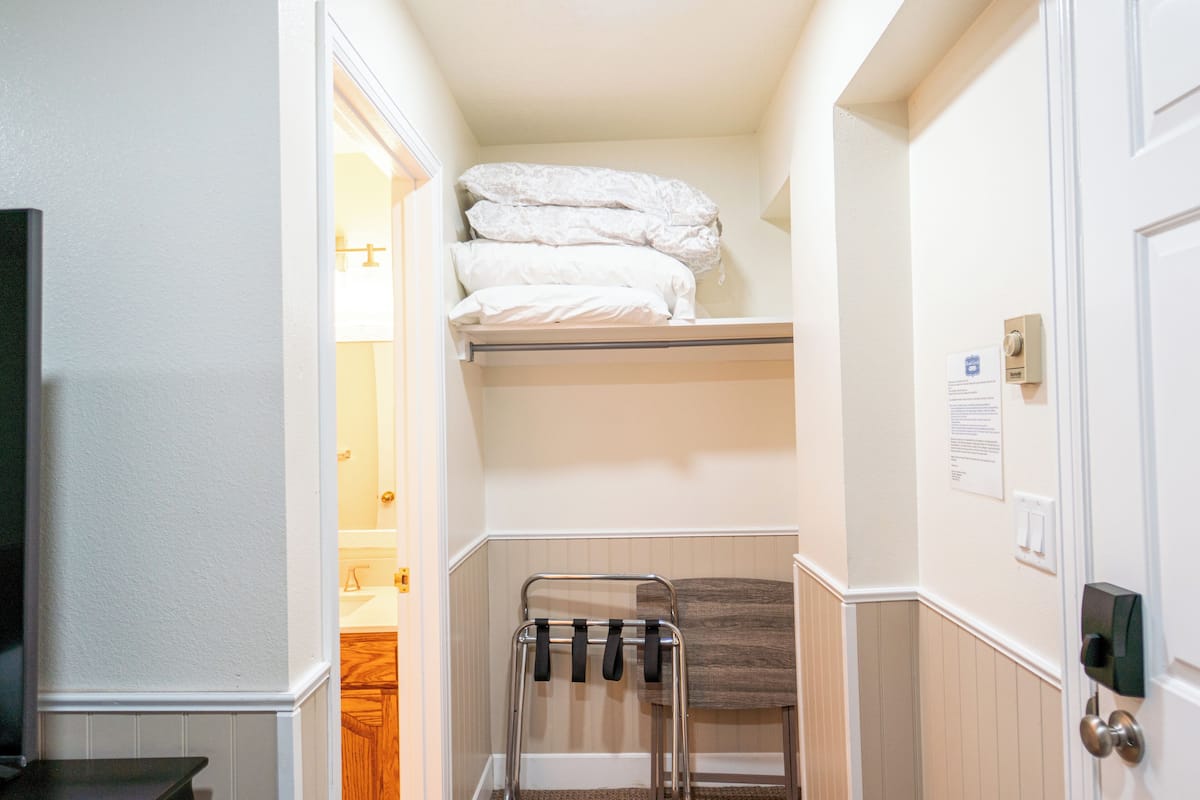 Chambre Simple | Wi-Fi gratuit, draps fournis