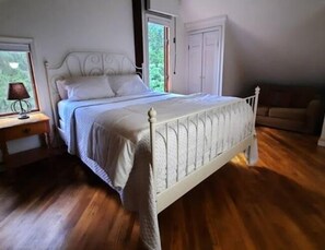 2 soverom, strykejern/-brett, wi-fi og sengetøy