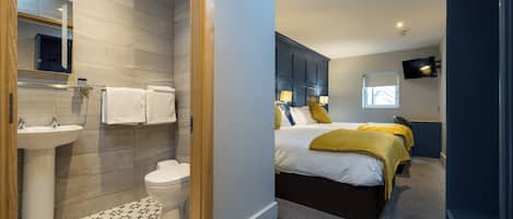 Habitación estándar con 1 cama doble o 2 individuales | Escritorio, espacio para trabajar con un portátil, cortinas opacas