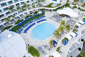 Pool - Luxury Oceanview 3BR at Ritz-Carlton | Portofino (Fort Lauderdale)
