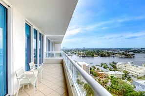 Property grounds - Luxury Oceanview 3BR at Ritz-Carlton | Portofino (Fort Lauderdale)