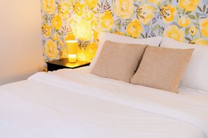 4 Schlafzimmer, Schreibtisch, Bügeleisen/Bügelbrett, Reisekinderbett