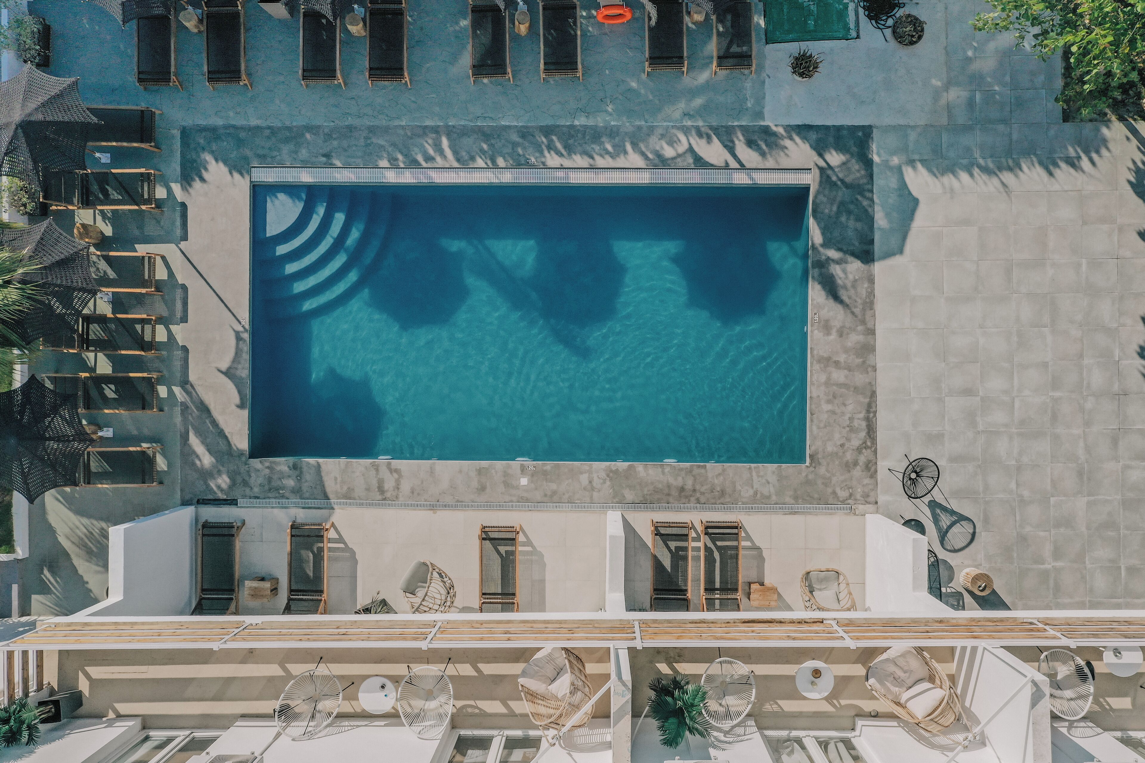 季节性开放的室外游泳池