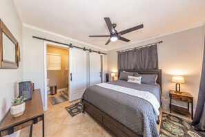 2 bedrooms, iron/ironing board, free WiFi, bed sheets - Tree top views!/ 17 mi YOSE south gate/8.6 mi Bass Lake/dog friendly/fenced yard (Oakhurst)