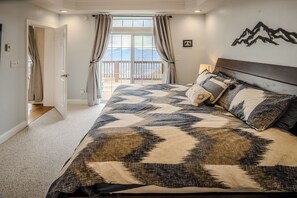 2 bedrooms, iron/ironing board, free WiFi, bed sheets - Mountain Views + Walk to Overlook Barn, Slopes, Fred's & White Wolf! (Banner Elk)