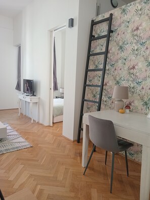 2 bedrooms, iron/ironing board, WiFi, bed sheets - FREE PARKING, Netflix and A/C by Fishermans Bastion- Castle-Chain bridge (Budapest)