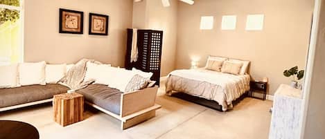 Smart TV, fireplace, stereo