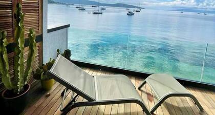 Surfer Caravan Gastro Pub and Suites