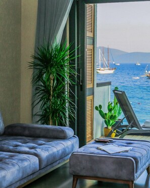 Leilighet – deluxe, sjøutsikt, ved strandkanten | 1 soverom, safe på rommet, blendingsgardiner og lydisolert