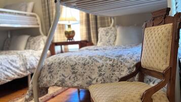 2 bedrooms, travel crib, WiFi, bed sheets