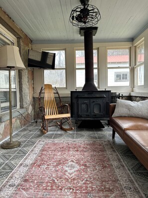 Interior - Harve Pruitt Stone Cottage on the Little Buffalo (Jasper)