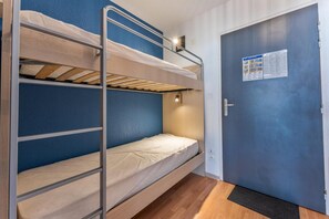 WiFi - 200m from resort center, 3rd floor, swimming pool, balcony, tv, ski locker, 24m², Les Orres (Les Orres)