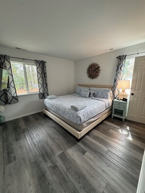 3 Schlafzimmer, Schreibtisch, Bügeleisen/Bügelbrett, WLAN