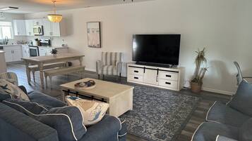 Smart-TV, videospill, bøker og PC-skjermer