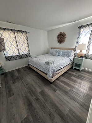 3 bedrooms, desk, iron/ironing board, WiFi