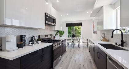 Hollywood Sign view 3BDR Luxury TownHouse