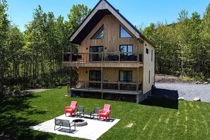 Exterior - Hôtel à la maison - La Villa Foresta (Coaticook)