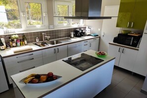 Ugn och diskmaskin