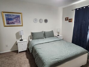 4 bedrooms, desk, iron/ironing board, WiFi - Spacious 5BR Retreat by Trails Pet-Friendly (Parker)