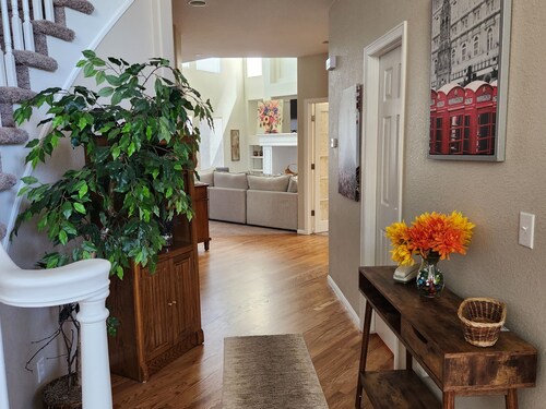 Spacious 5BR Retreat by Trails Pet-Friendly