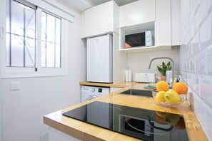 Studio, kaupunkinäköala | Yksityinen keittiö | Vedenkeitin, leivänpaahdin