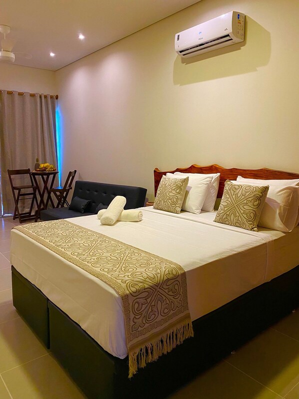 1 habitación, tabla de planchar con plancha, wifi y ropa de cama 