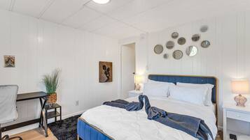 2 bedrooms, desk, iron/ironing board, free WiFi