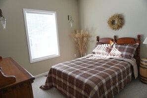 3 slaapkamers, een strijkplank/strijkijzer, wifi, beddengoed