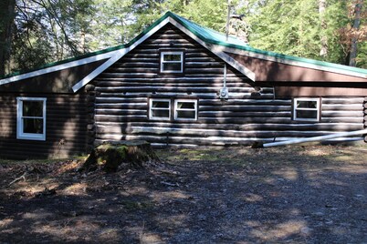 Quaint Family Cabin in Cook Forest with a wood fireplace. ~ Dog Friendly