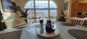 Dining - Yellowstone Riverside 3 Bedrooms 2.5 Bathroom Home with Panoramic Park Views (Gardiner)