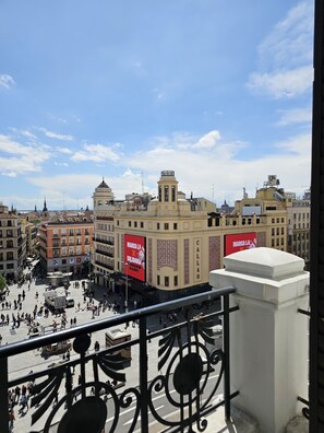 Desk, iron/ironing board, travel cot, free WiFi - Éxito en Madrid (Madrid)