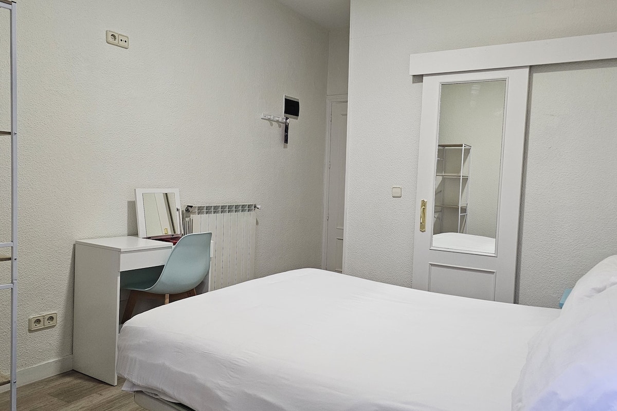 Standard Double Room, 1 Double Bed, City View | Desk, iron/ironing board, free WiFi