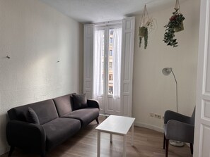 Desk, iron/ironing board, free WiFi, bed sheets - Éxito en Madrid (Madrid)