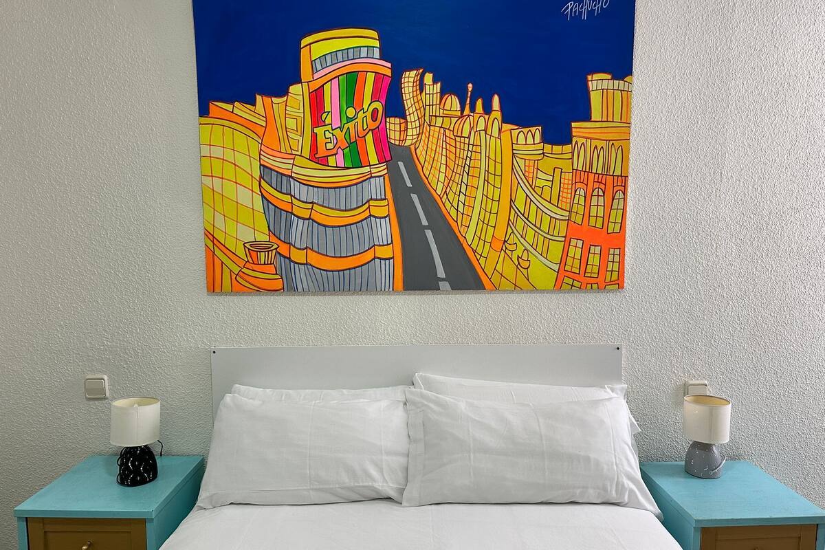 Chambre Double Standard, 1 lit double, vue ville | Bureau, fer et planche à repasser, Wi-Fi gratuit