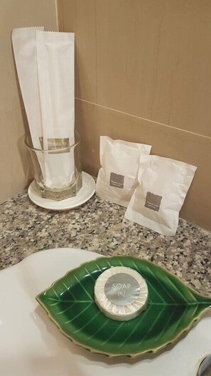 Bathroom amenities