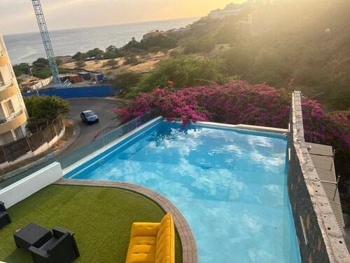 SUPERB, WELL-LOCATED VILLA IDEAL FOR A GROUP OR FAMILY TRIP