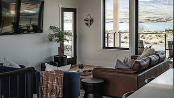 Smart TV, chimenea, videojuegos y estéreo
