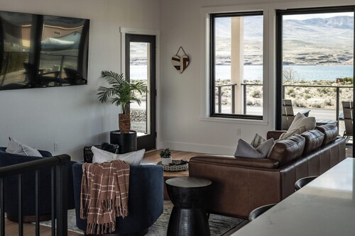 New!  The 19th Hole at Desert Aire
