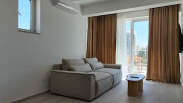 Apartment, 2 Schlafzimmer | Wohnbereich | Flachbildfernseher