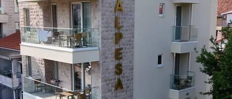 Overnatningsstedets facade