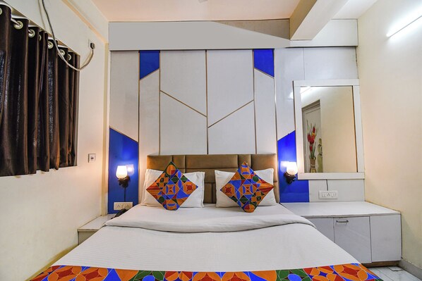 Deluxe Double Room, 1 Double Bed | Desk, laptop workspace, iron/ironing board, free WiFi