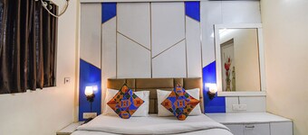 Hotel Green Leaf by Stays Easy