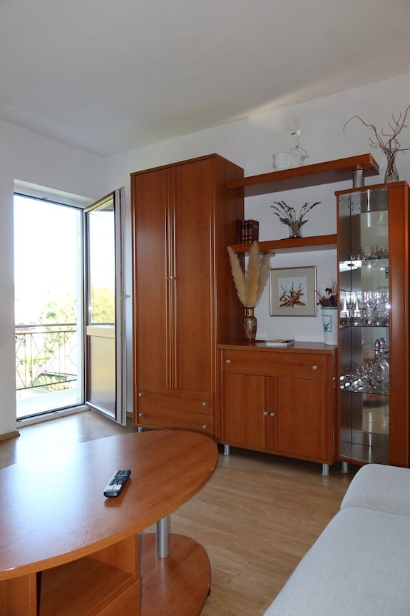 Charming 1-bedroom Apartment In Peaceful Town Lesce. 10min Drive To Lake Bled - Lesce
