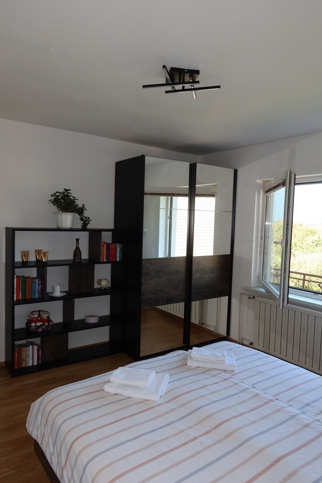 1 bedroom, iron/ironing board, travel cot, WiFi