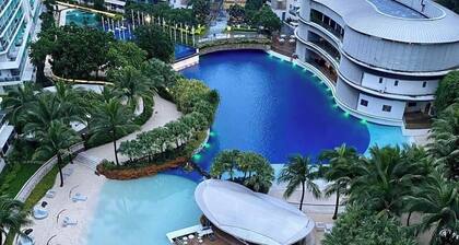 “Modern Cozy Unit with Balcony & Fast Wi-Fi – Near SM Bicutan”