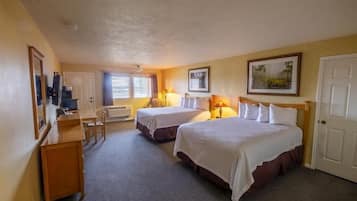 Standard Double Room, Haiwan Kesayangan Dibenarkan | Meja, ruang kerja komputer riba, langsir/tirai gelap terus