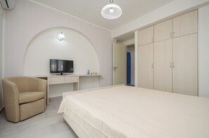 2 chambres, fer et planche à repasser, Wi-Fi, draps fournis